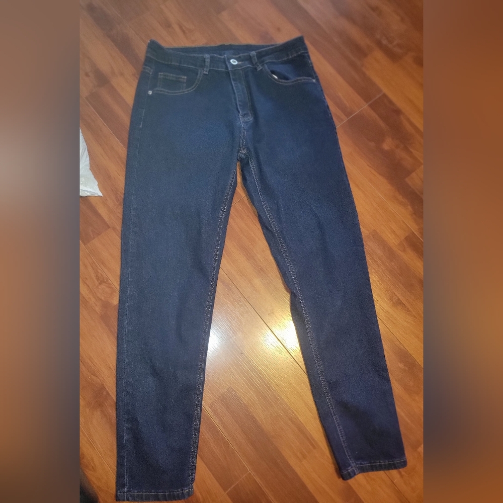 Mens size 32/32 Skinny jeans. NWOT! Shein. Manfinity.